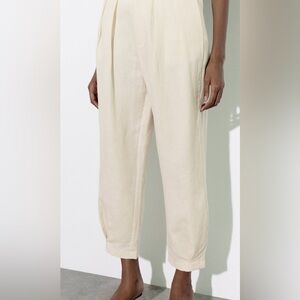 Zara carrot fit beige pants size medium barrel oversized loose